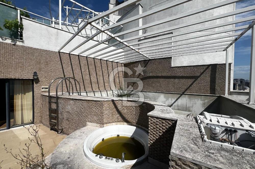 Bosphorus City'de Muhteşem Manzaralı Teraslı Havuzlu Penthouse!