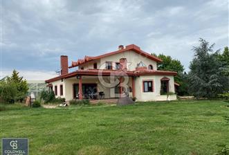 Silivri Sanatçılar sitesinde muhteşem çiftlik evi.