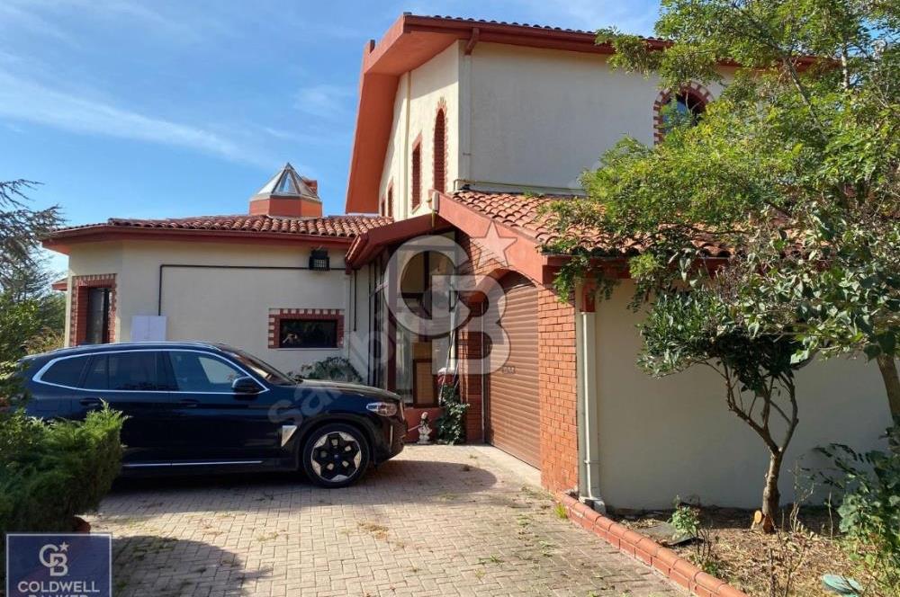 Silivri Sanatçılar sitesinde muhteşem çiftlik evi.