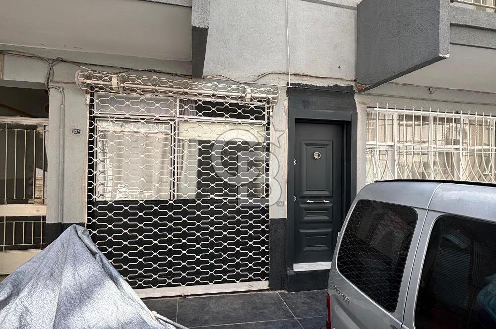 Cb Yalı'dan Balçova Ata Caddesi Yakınında Satılık Dükkan