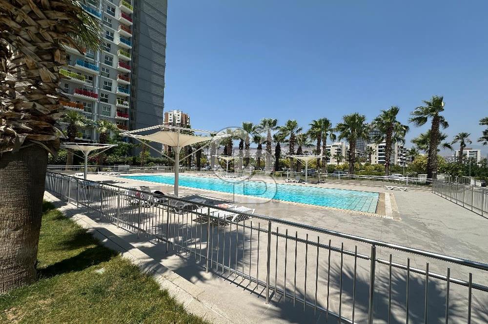 Mavişehir Soyak Optimus'ta Deniz Manzaralı Boş 1+1 Satılık Daire
