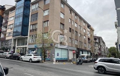 Acıbadem' de Tüm Ulaşımlara Yakın Merkezde 100 M2 Ara Kat Daire