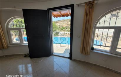 YENİFOÇA'DA KİRALIK GENİŞ 1+1 HAVUZLU DAİRE