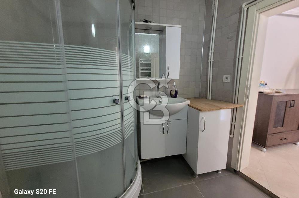 YENİFOÇA'DA KİRALIK GENİŞ 1+1 HAVUZLU DAİRE