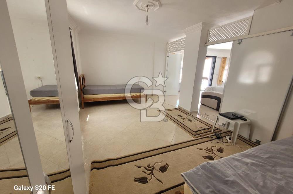 YENİFOÇA'DA KİRALIK GENİŞ 1+1 HAVUZLU DAİRE