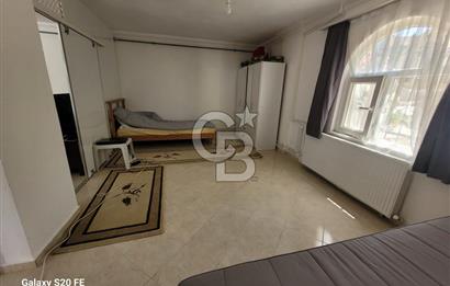 YENİFOÇA'DA KİRALIK GENİŞ 1+1 HAVUZLU DAİRE