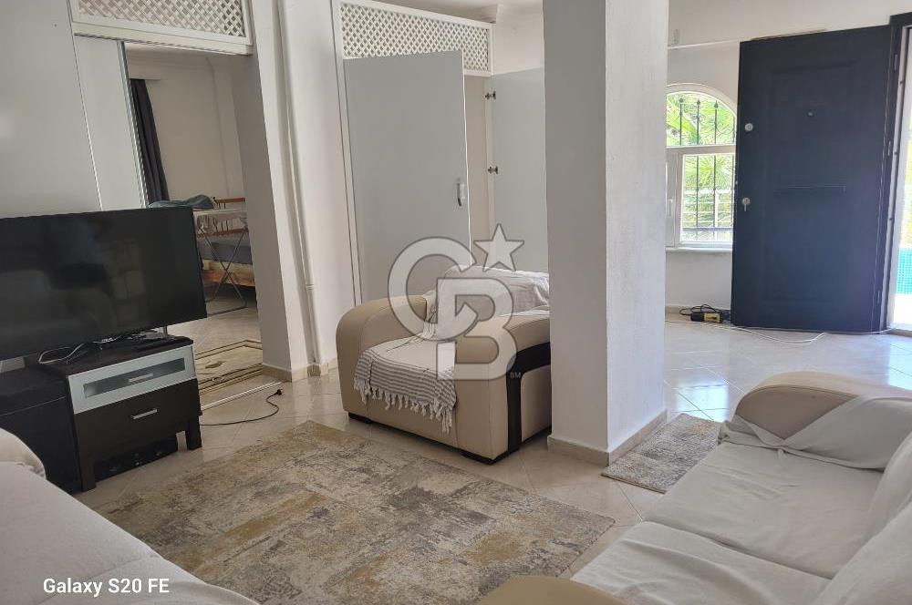 YENİFOÇA'DA KİRALIK GENİŞ 1+1 HAVUZLU DAİRE