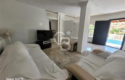 YENİFOÇA'DA KİRALIK GENİŞ 1+1 HAVUZLU DAİRE