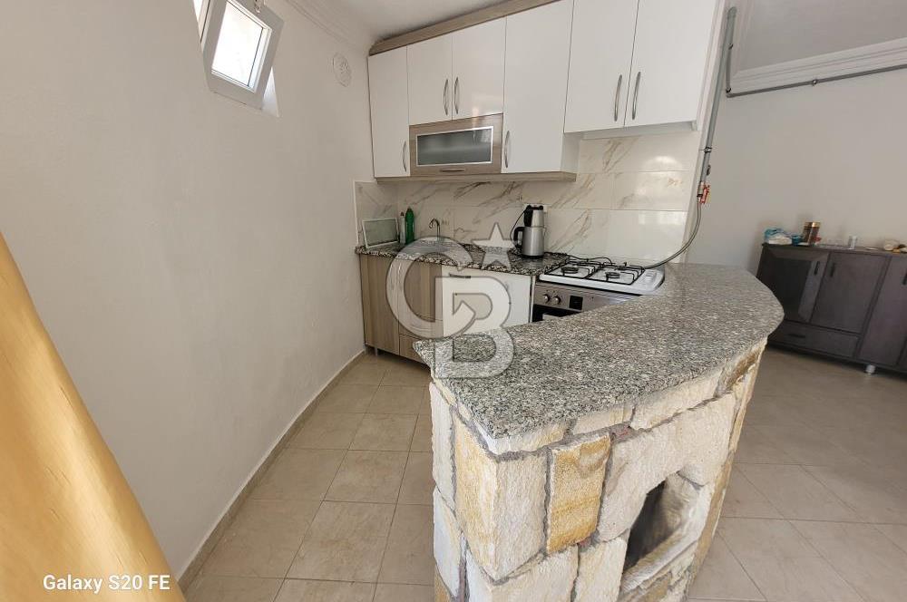 YENİFOÇA'DA KİRALIK GENİŞ 1+1 HAVUZLU DAİRE