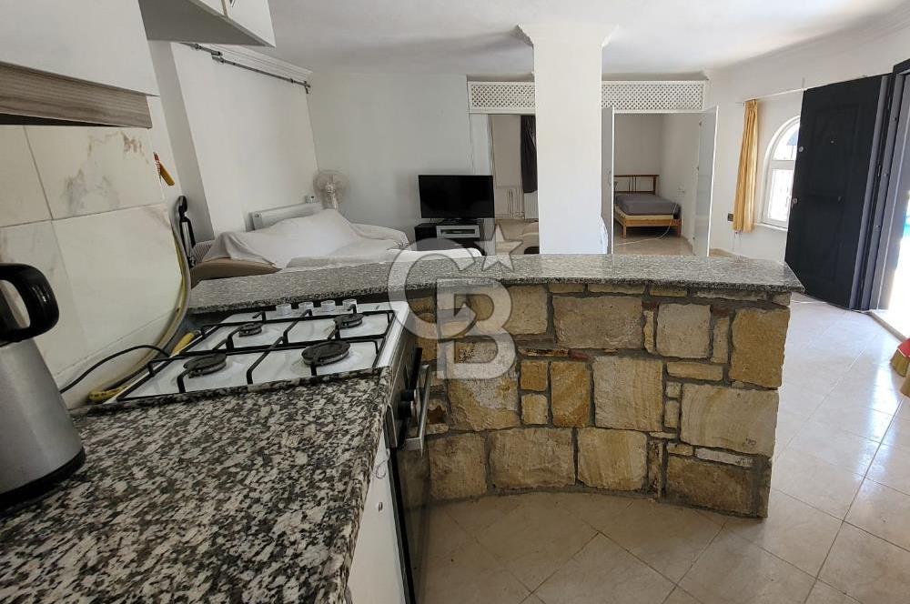 YENİFOÇA'DA KİRALIK GENİŞ 1+1 HAVUZLU DAİRE