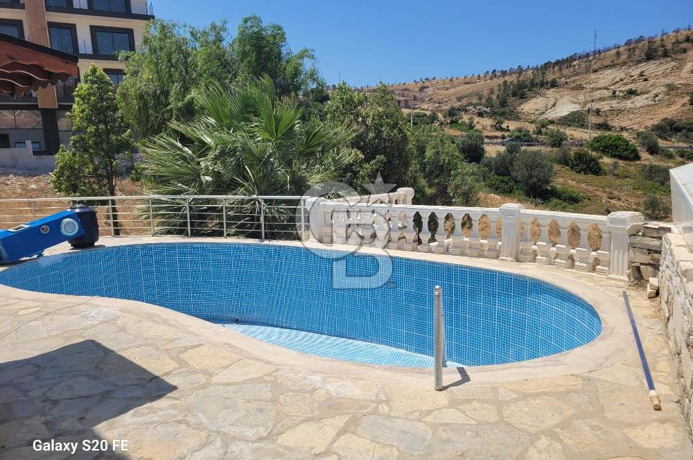 YENİFOÇA'DA KİRALIK GENİŞ 1+1 HAVUZLU DAİRE