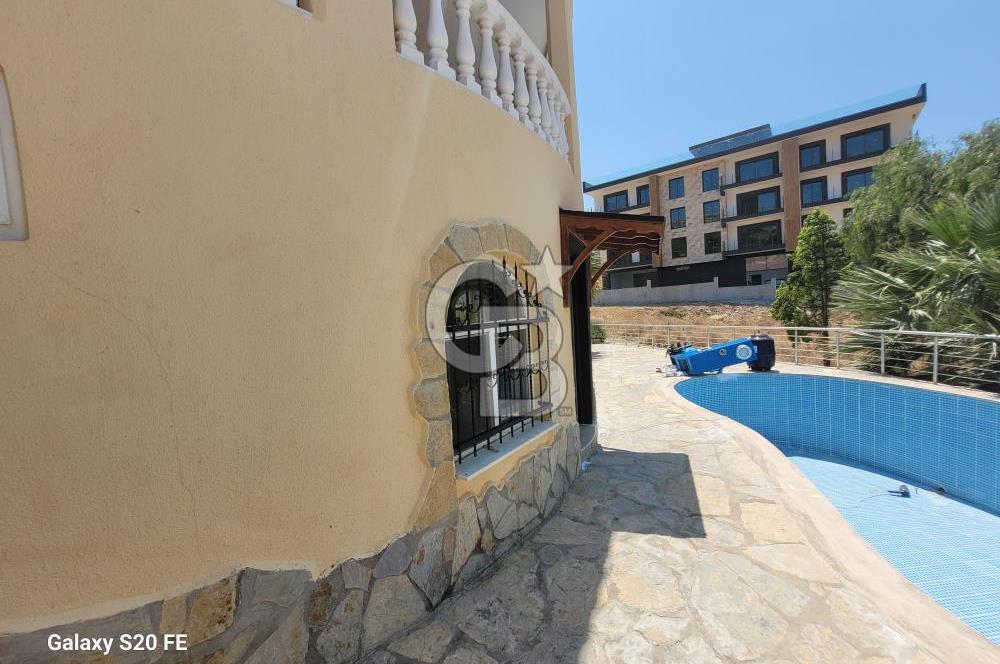 YENİFOÇA'DA KİRALIK GENİŞ 1+1 HAVUZLU DAİRE