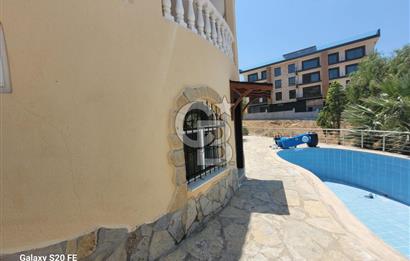 YENİFOÇA'DA KİRALIK GENİŞ 1+1 HAVUZLU DAİRE