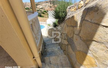 YENİFOÇA'DA KİRALIK GENİŞ 1+1 HAVUZLU DAİRE