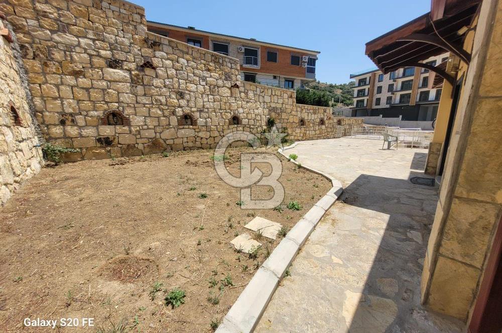 YENİFOÇA'DA KİRALIK GENİŞ 1+1 HAVUZLU DAİRE