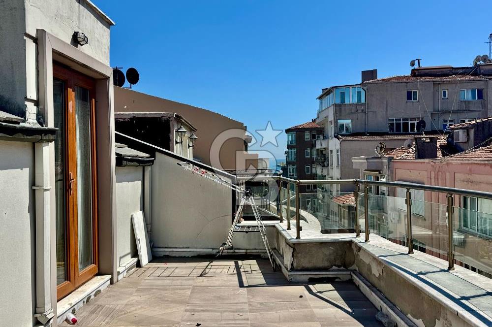 Akaretler'de Boğaz Manzaralı, Teraslı, Eşyalı Kiralık 2+1 Daire