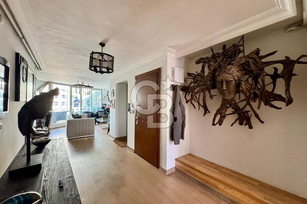 Akaretler'de Boğaz Manzaralı, Teraslı, Eşyalı Kiralık 2+1 Daire