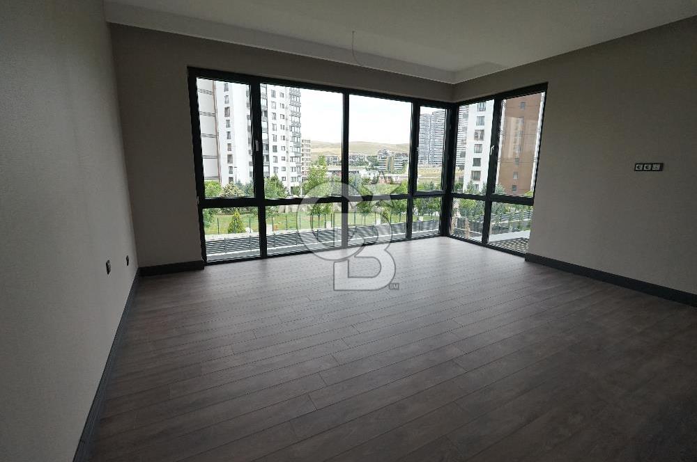 ALACAATLI DA SİTE İÇERİSİNDE 400 M2 TAM MÜSTAKİL SATILIK VİLLA