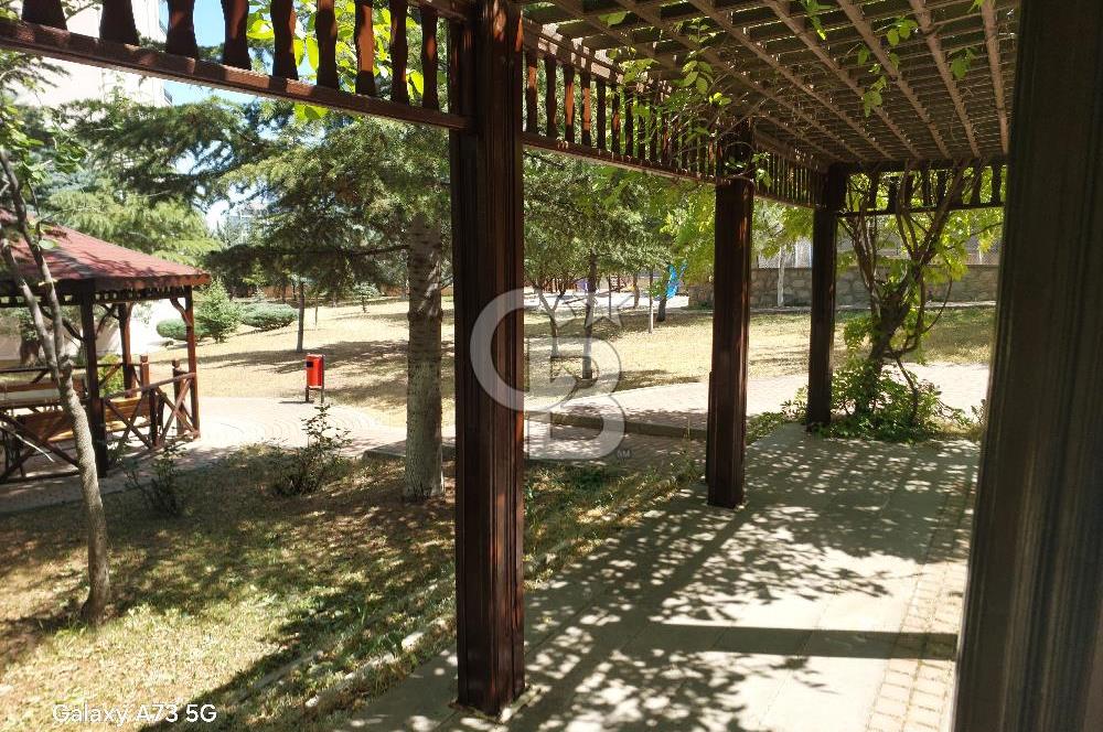 YAŞAMKENT BOTANİK SİTESİNDE FERAH VE ÖNÜ AÇIK SATILIK 4+1 DAİRE