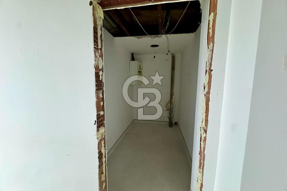 Gayrettepede Köşe Konum 450 m² Çift Cepheli Kiralık Dükkan