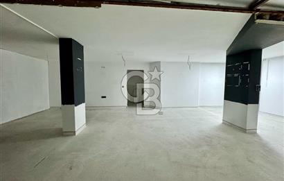 Gayrettepede Köşe Konum 450 m² Çift Cepheli Kiralık Dükkan