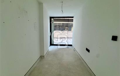 Gayrettepede Köşe Konum 450 m² Çift Cepheli Kiralık Dükkan