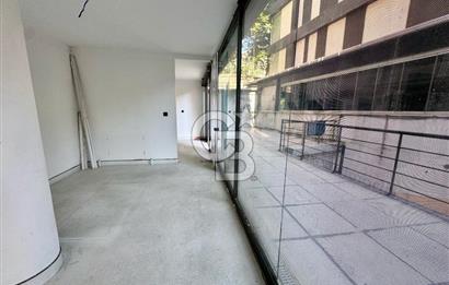 Gayrettepede Köşe Konum 450 m² Çift Cepheli Kiralık Dükkan