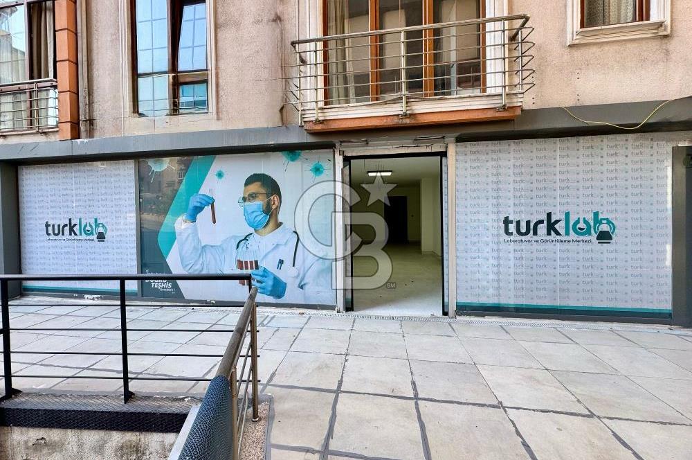 Gayrettepede Köşe Konum 450 m² Çift Cepheli Kiralık Dükkan