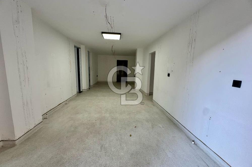 Gayrettepede Köşe Konum 450 m² Çift Cepheli Kiralık Dükkan