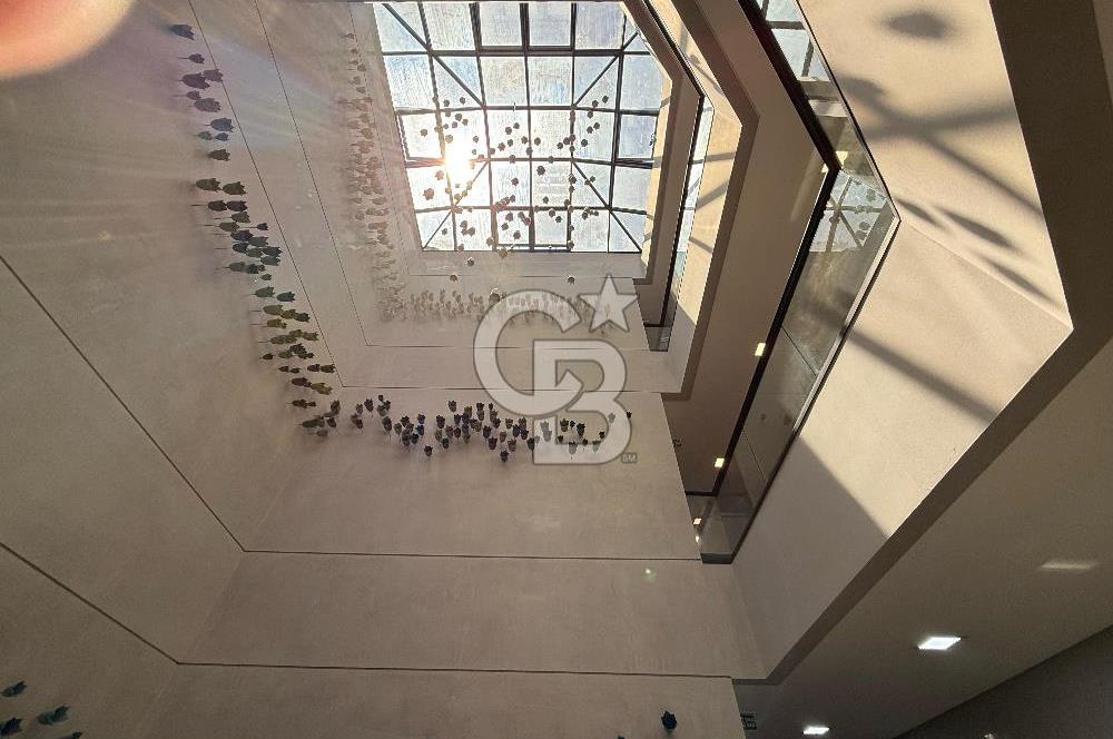 ANTALYA NIN EN PRESTİJLİ PLAZASINDA KİRALIK OFİS