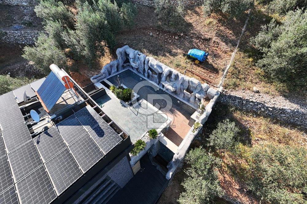 EDREMİTTE ULTRA LÜKS ÖZEL YAPIM MÜSTAKİL VİLLA