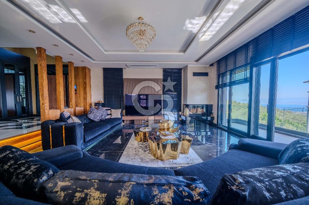 EDREMİTTE ULTRA LÜKS ÖZEL YAPIM MÜSTAKİL VİLLA