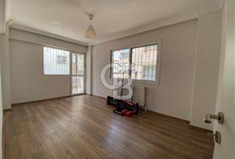 Cb Yalı'dan Basın Sitesi'nde Tadilatlı Bahçeli Satılık Daire