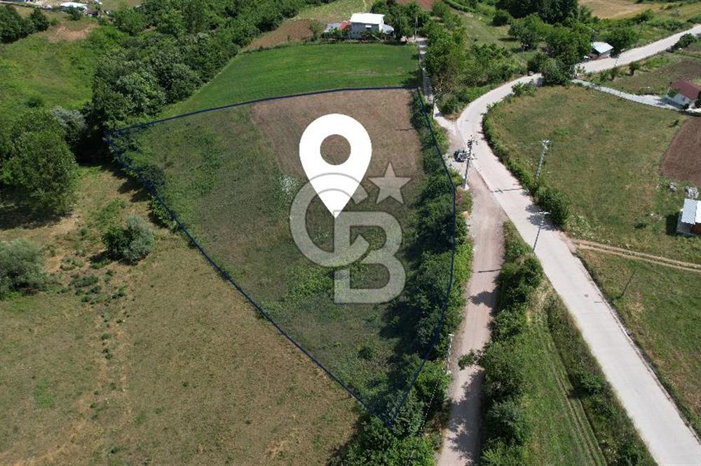İZMİT EMİRHAN'DA KADASTRAL YOLLU %5 İMARLI 6018 m² SATILIK ARAZİ