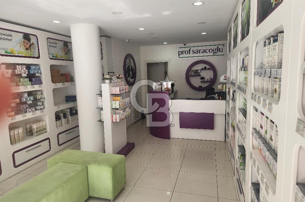 MECİDİYEKÖY MEYDANINDA EMNİYET MÜDÜRLÜĞÜ KAPISININ KARŞI DÜKKANI