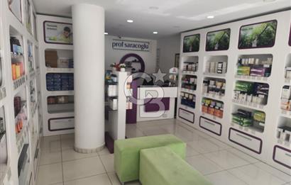 MECİDİYEKÖY MEYDANINDA EMNİYET MÜDÜRLÜĞÜ KAPISININ KARŞI DÜKKANI