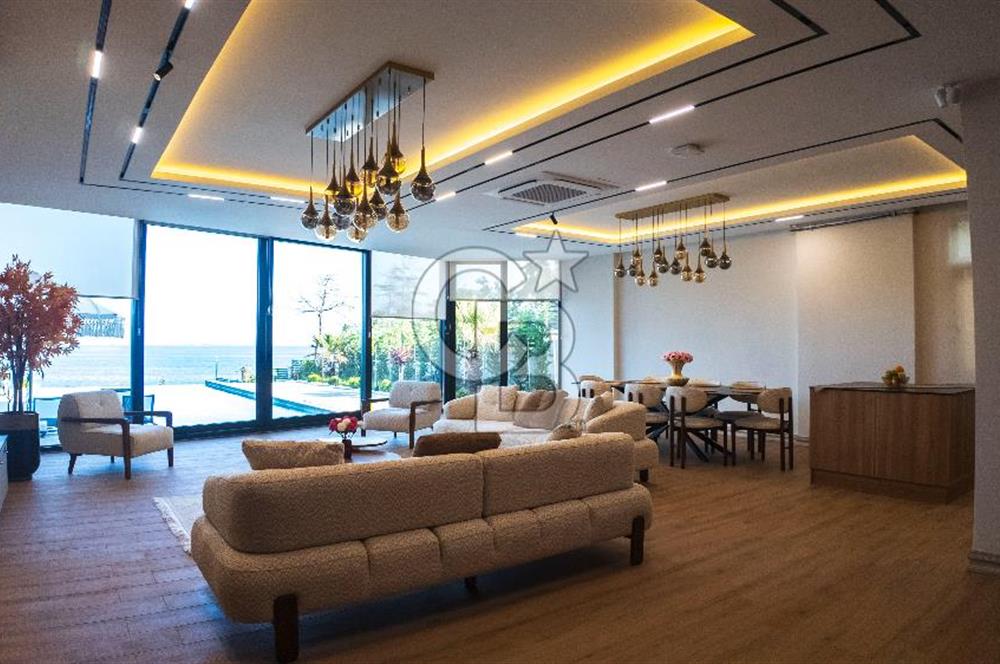 MARMARA EREĞLİSİ'NDE EŞSİZ DENİZ MANZARALI ULTRA LÜKS YALI