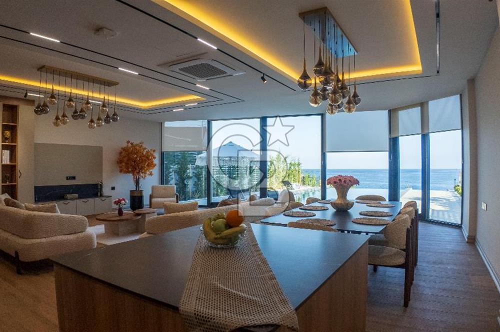 MARMARA EREĞLİSİ'NDE EŞSİZ DENİZ MANZARALI ULTRA LÜKS YALI