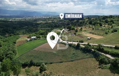İZMİT EMİRHAN'DA KADASTRAL YOLLU %5 İMARLI 6018 m² SATILIK ARAZİ