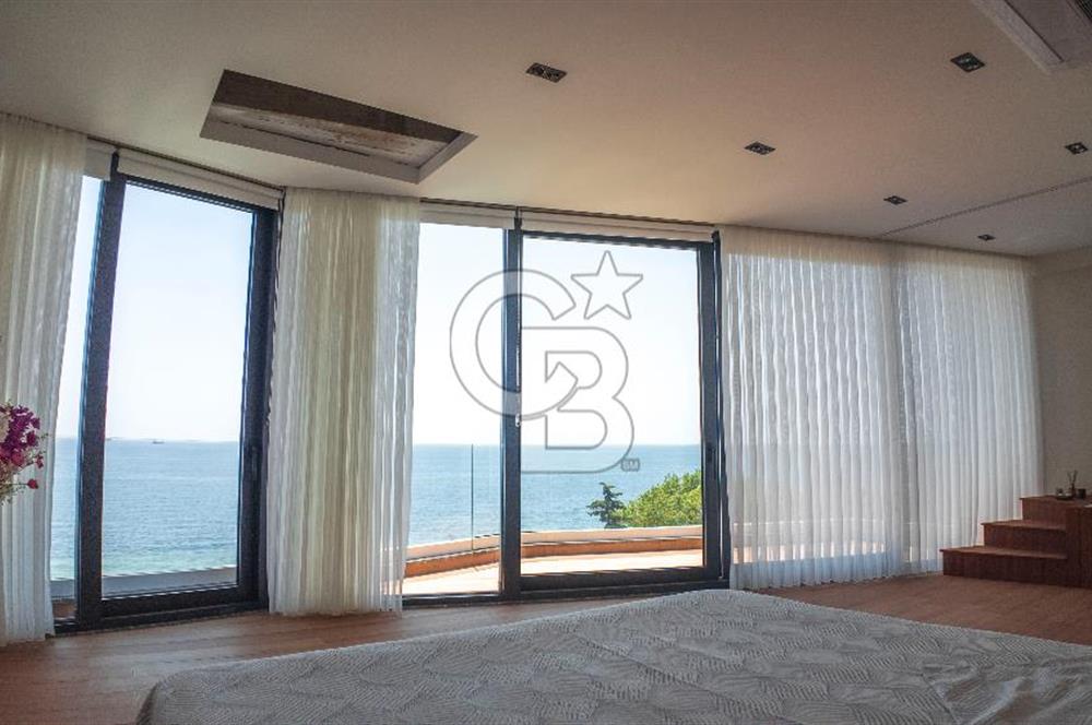 MARMARA EREĞLİSİ'NDE EŞSİZ DENİZ MANZARALI ULTRA LÜKS YALI
