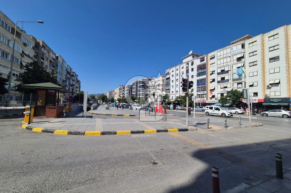 Karşıyaka Bahriye Üçok Mahallesi Yüksek Giriş Satılık Boş Daire