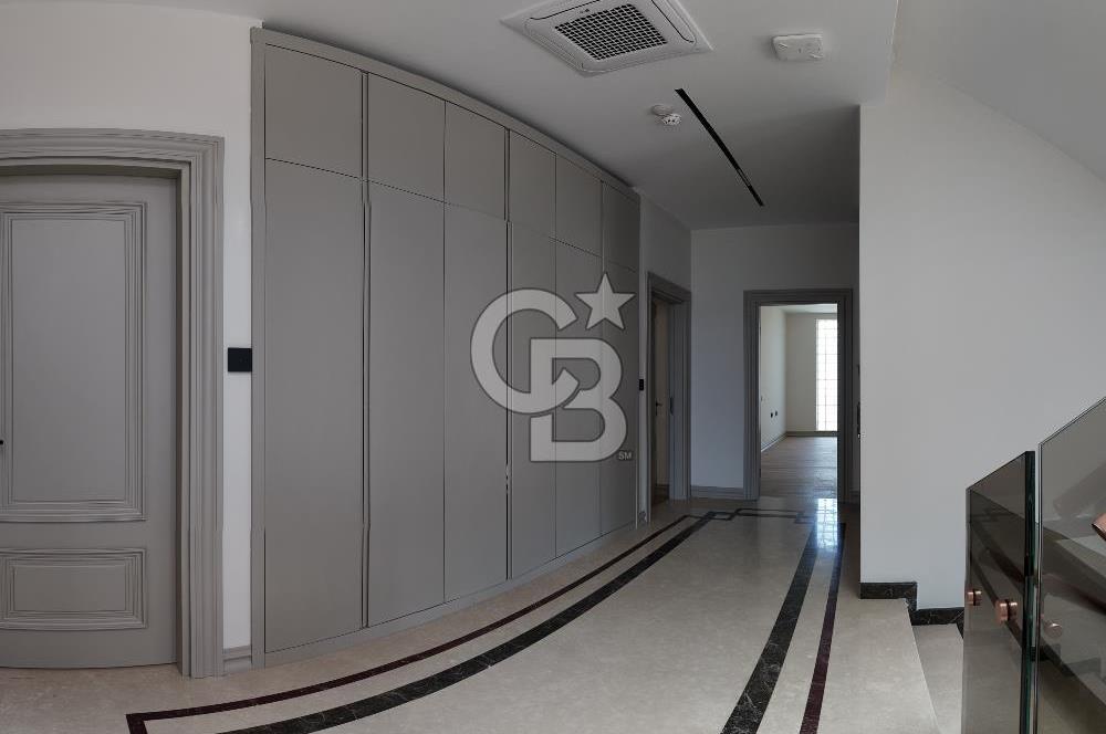 MARMARA EREĞLİSİ'NDE EŞSİZ DENİZ MANZARALI ULTRA LÜKS YALI
