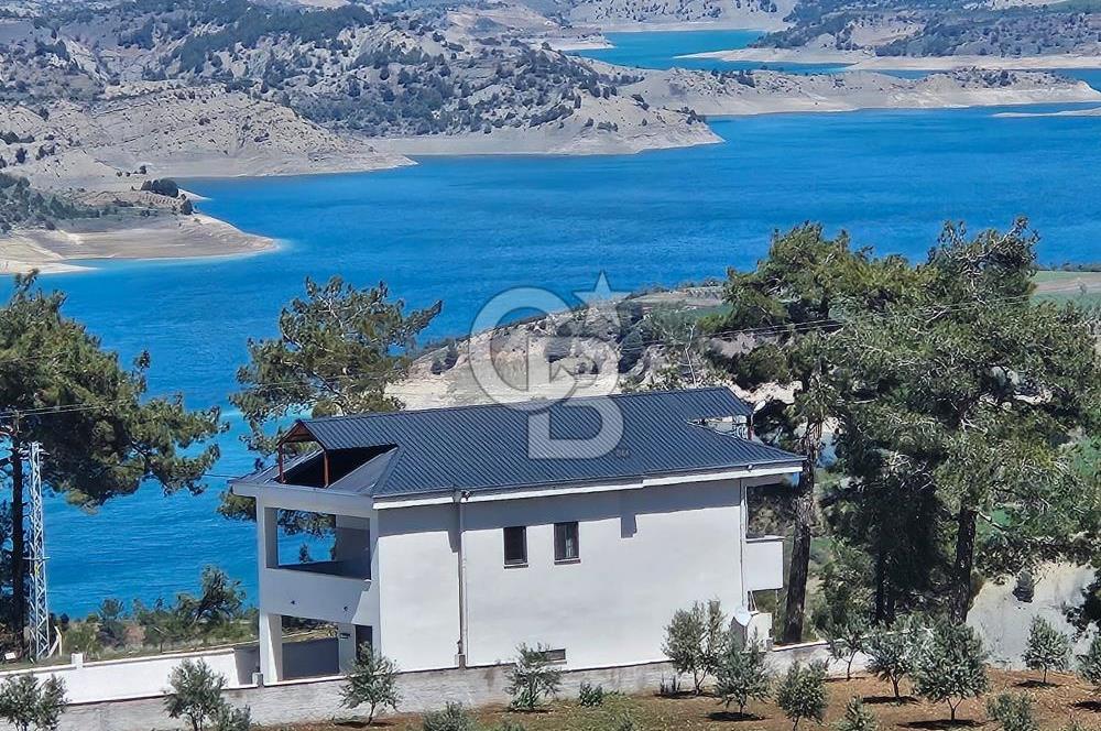 CB'DEN SARIÇUKUR'DA HAVUZ LÜKS SATILIK VİLLA