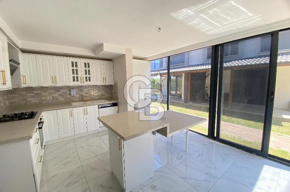 Menderes Barbaros Mh Geniş Lüx Havuzlu Villa 