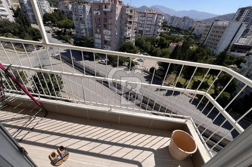 KARŞIYAKA ZÜBEYDE HANIM MAHALLESİ'NDE SATILIK 3+1 DAİRE