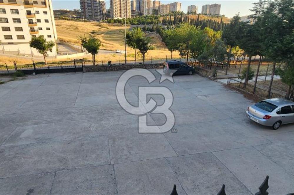 29 EKİM'DE SİTEYE AİT HİSSELERİ İLE BİRLİKTE SATILIK 3+1 DAİRE