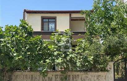 YALOVA ÇİFTLİKKÖY DE SATILIK MÜSTAKİL BAHÇELİ VİLLA!. 4+1