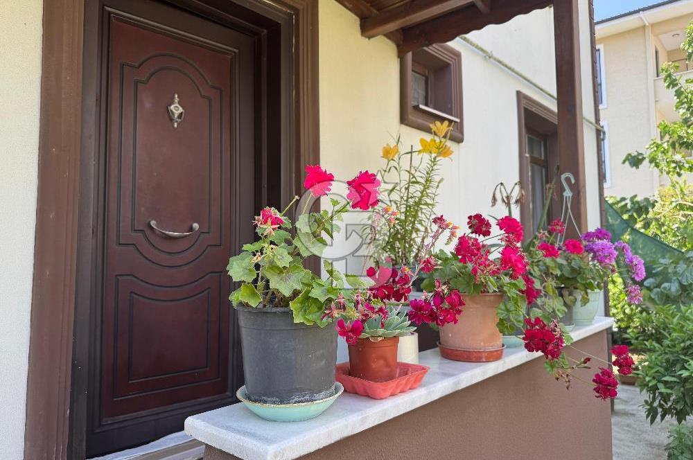 YALOVA ÇİFTLİKKÖY DE SATILIK MÜSTAKİL BAHÇELİ VİLLA!. 4+1