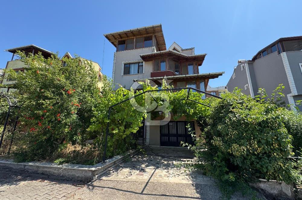 YALOVA HAVUZLU SİTE İÇİ YAZLIK DÖNEM İÇİN KİRALIK VİLLA!.3 AYLIK