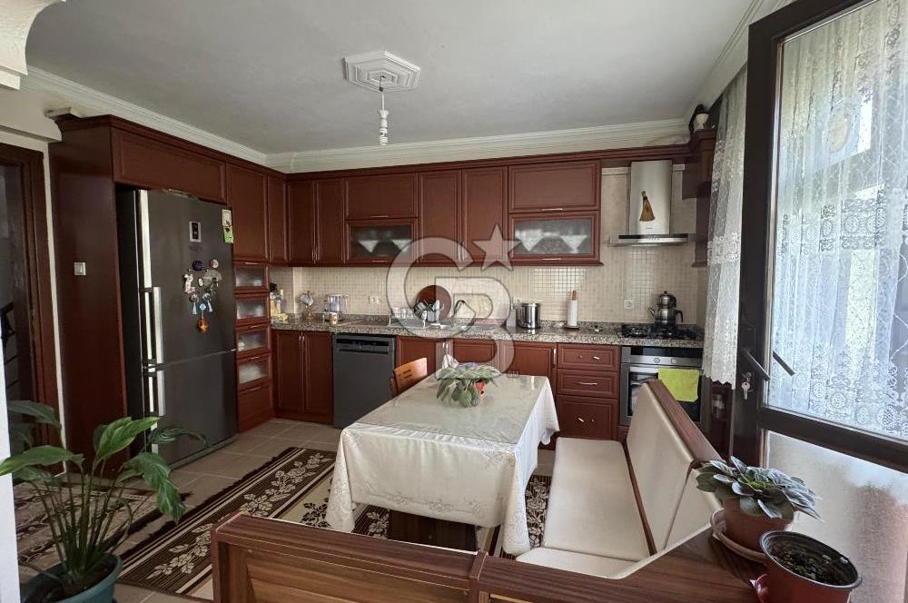 YALOVA ÇİFTLİKKÖY DE SATILIK MÜSTAKİL BAHÇELİ VİLLA!. 4+1
